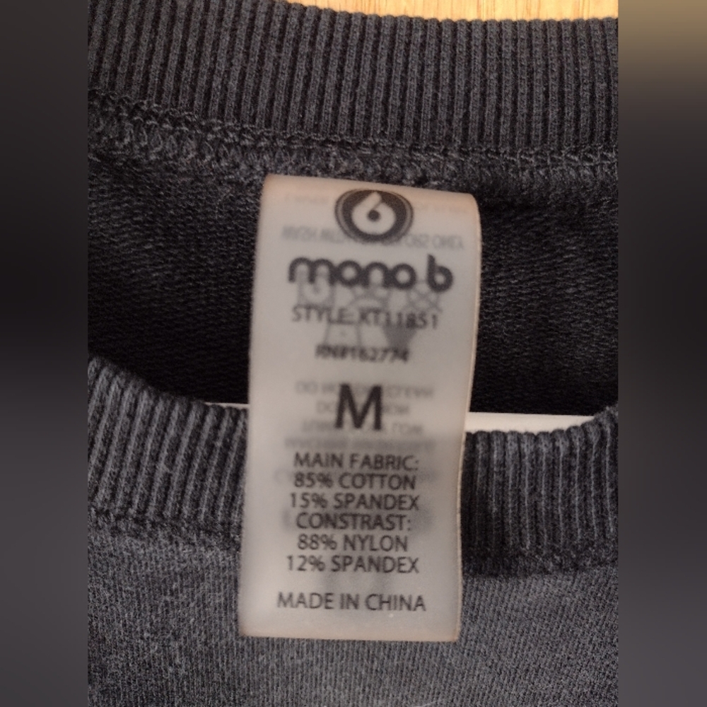 Mono B Short Sleeve Sweatshirt Size Medium - Picture 2 of 10